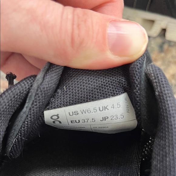 On Cloud 5 Running Womens Black and White Athletic Shoes - Picture 8 of 10